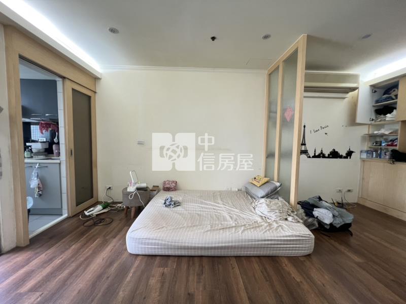 中壢SOGO百老匯大套房房屋室內格局與周邊環境