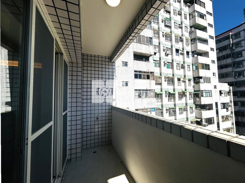 三面採光大三房捷運好宅房屋室內格局與周邊環境