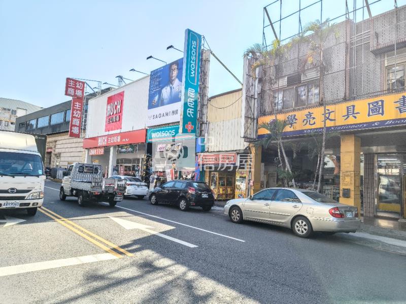 太平吃市*鑽石金店面*穩定收租中房屋室內格局與周邊環境