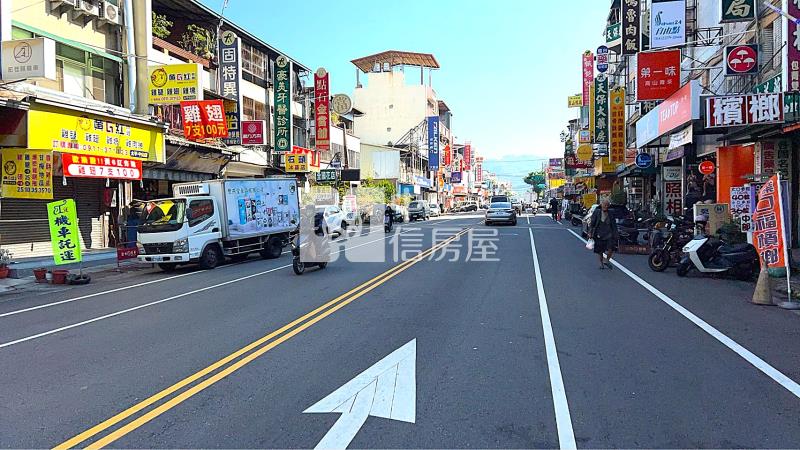 太平吃市*鑽石金店面*穩定收租中房屋室內格局與周邊環境
