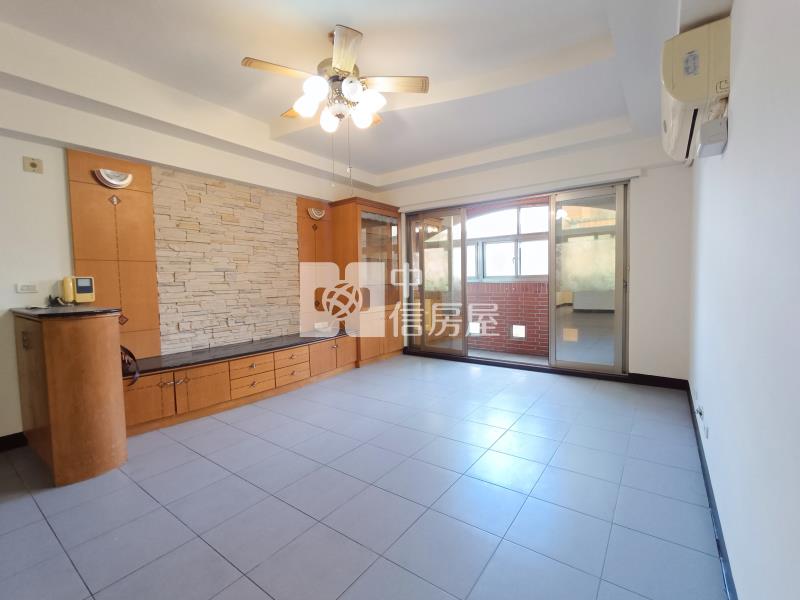 【奔馳】大湳交流道三鶯捷運宅-電梯3+1房車房屋室內格局與周邊環境