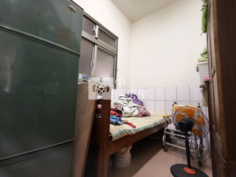 太平*財源滾滾金店面*前後臨路.有孝親房房屋室內格局與周邊環境