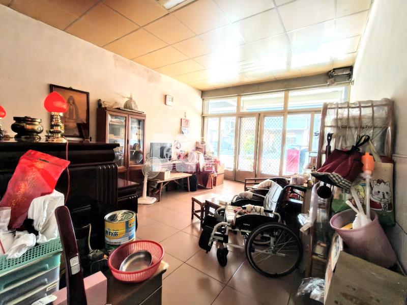 太平*財源滾滾金店面*前後臨路.有孝親房房屋室內格局與周邊環境