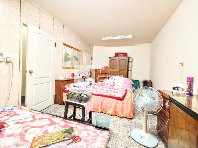 太平*財源滾滾金店面*前後臨路.有孝親房房屋室內格局與周邊環境