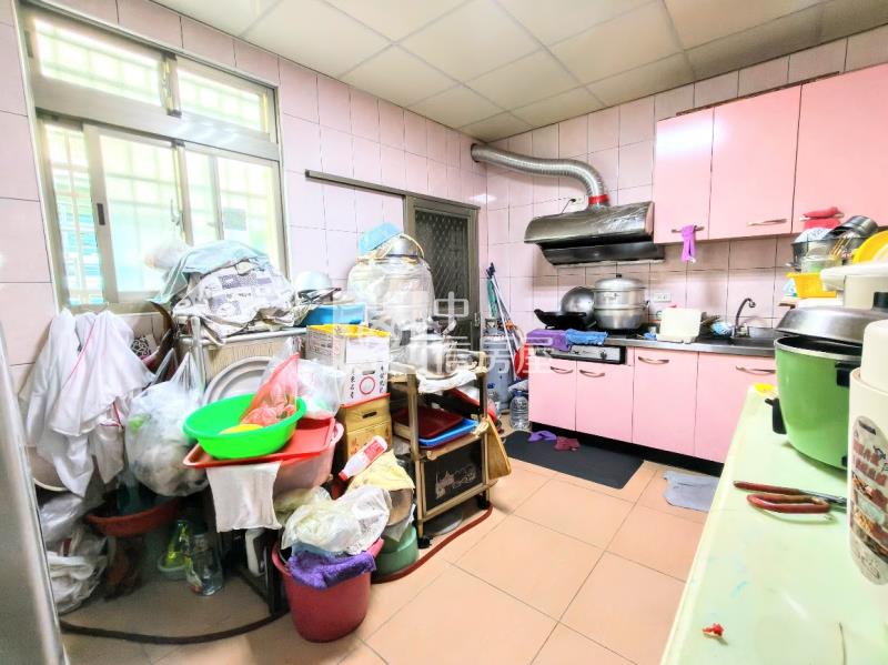 太平*財源滾滾金店面*前後臨路.有孝親房房屋室內格局與周邊環境