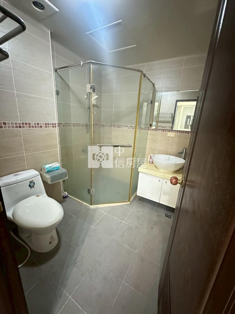 近A18青埔國小邊間透店房屋室內格局與周邊環境