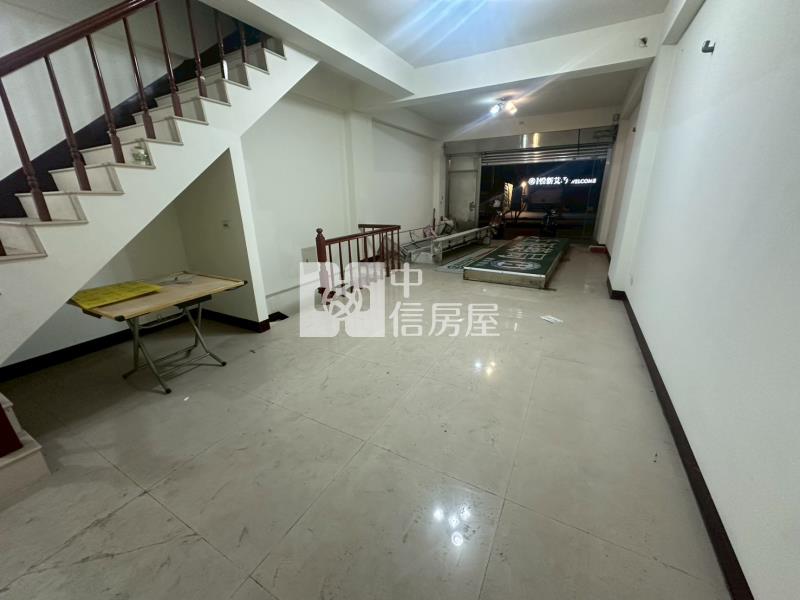 近A18青埔國小邊間透店房屋室內格局與周邊環境