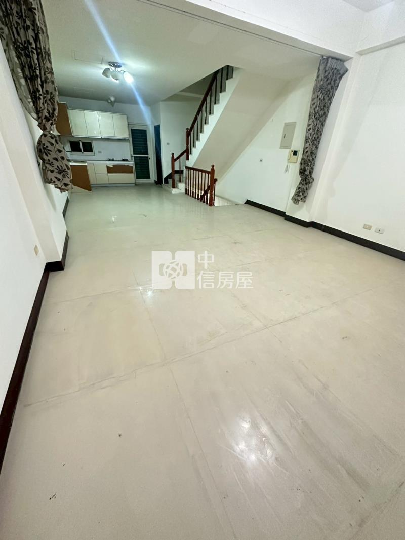 近A18青埔國小邊間透店房屋室內格局與周邊環境