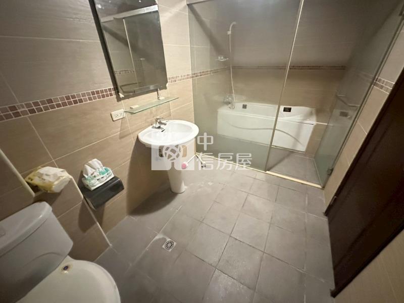 近A18青埔國小邊間透店房屋室內格局與周邊環境