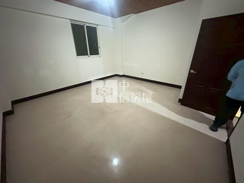 近A18青埔國小邊間透店房屋室內格局與周邊環境