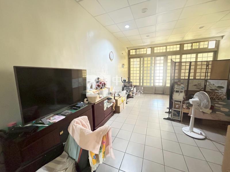 市區優質大六房雙車位透天房屋室內格局與周邊環境