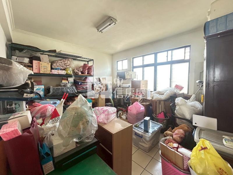 市區優質大六房雙車位透天房屋室內格局與周邊環境