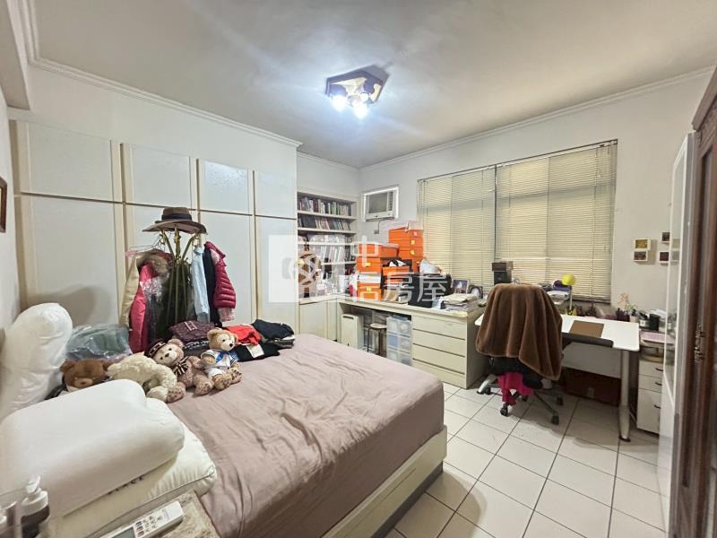 市區優質大六房雙車位透天房屋室內格局與周邊環境