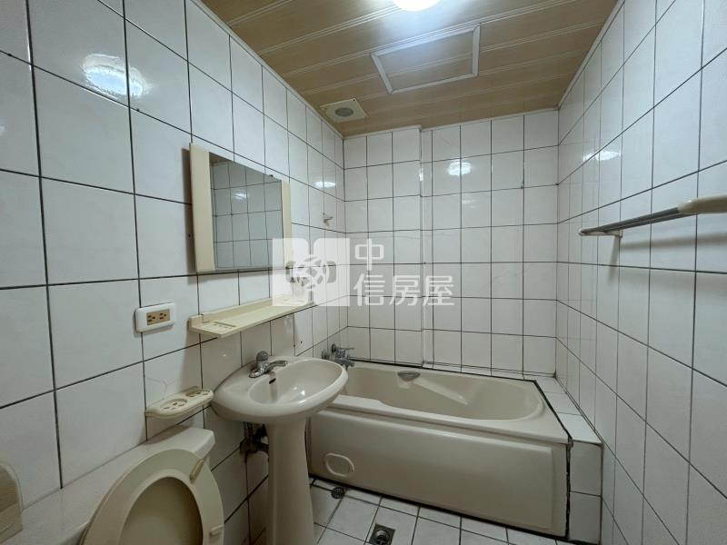 柚子公園旁低總價五房透天房屋室內格局與周邊環境