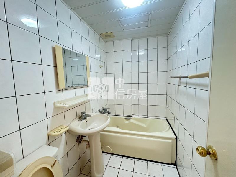 柚子公園旁低總價五房透天房屋室內格局與周邊環境