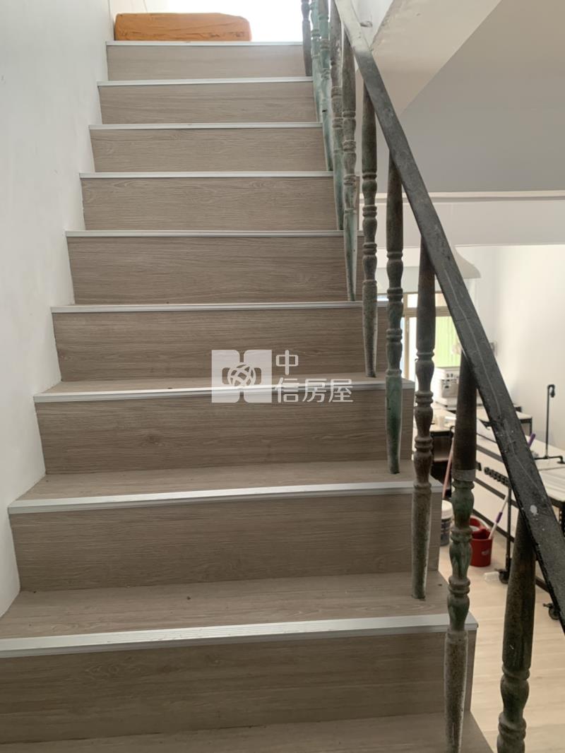 鹽埕區便宜店面透天房屋室內格局與周邊環境