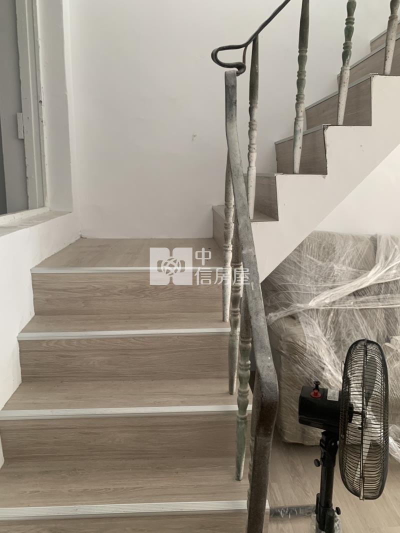 鹽埕區便宜店面透天房屋室內格局與周邊環境