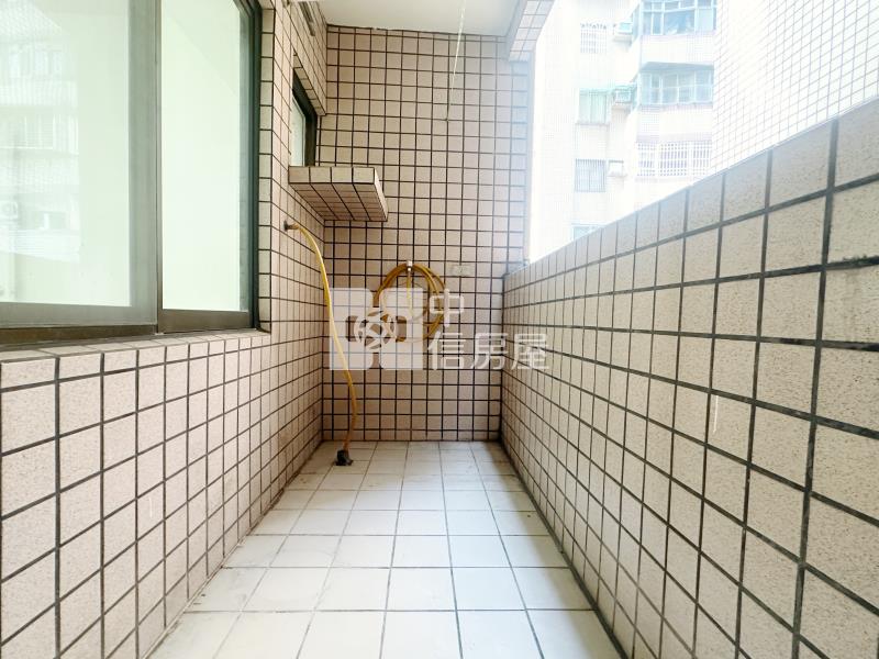 YKK電梯3房雙衛浴_車位好租房屋室內格局與周邊環境