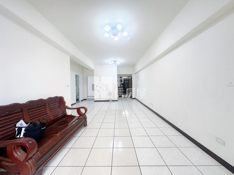 YKK電梯3房雙衛浴_車位好租房屋室內格局與周邊環境