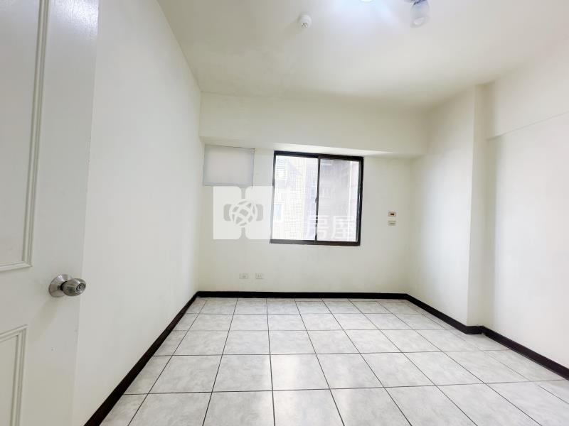 YKK電梯3房雙衛浴_車位好租房屋室內格局與周邊環境