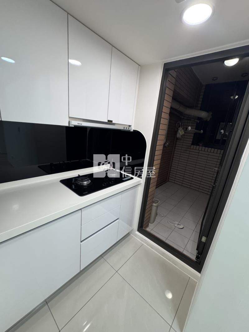 高鐵特區百萬裝潢美三房房屋室內格局與周邊環境