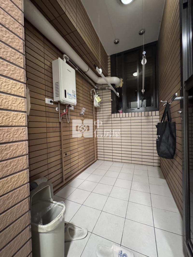 高鐵特區百萬裝潢美三房房屋室內格局與周邊環境