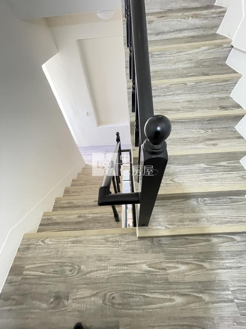 大里㊣25米中興路透店A房屋室內格局與周邊環境