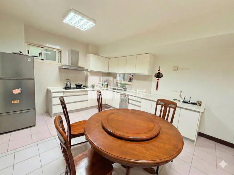 廻龍捷運21世紀別墅邊間美屋房屋室內格局與周邊環境