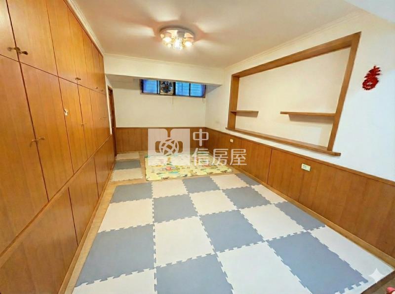 廻龍捷運21世紀別墅邊間美屋房屋室內格局與周邊環境