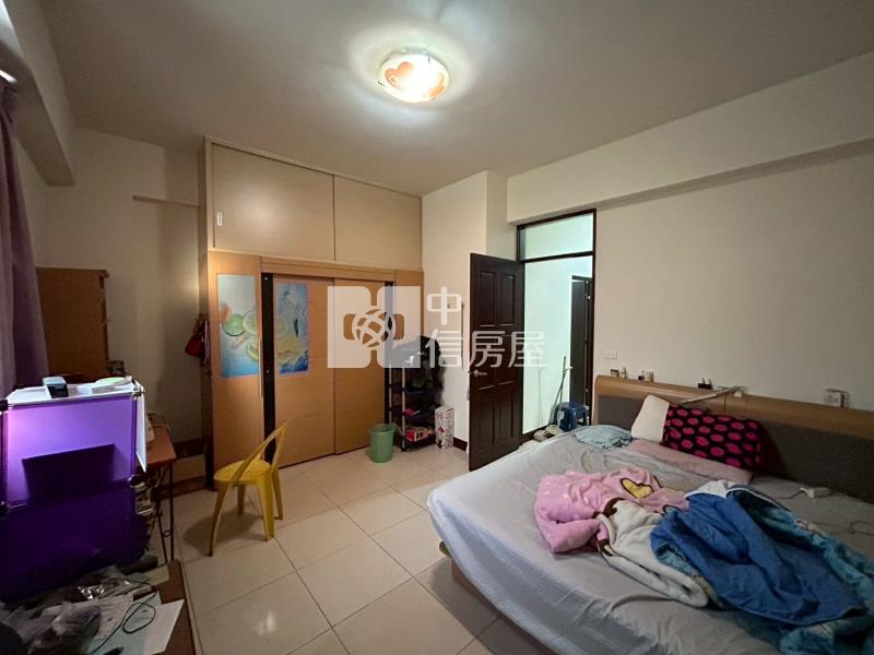 斗六保長輕屋齡精美車墅房屋室內格局與周邊環境