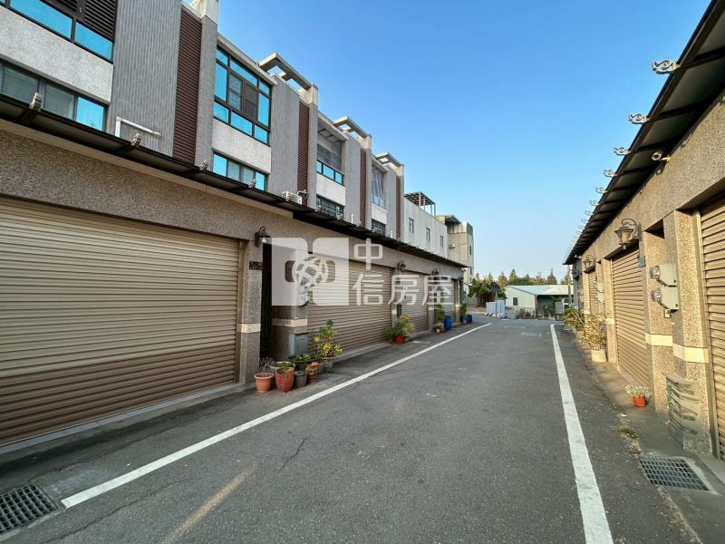 斗六保長輕屋齡精美車墅房屋室內格局與周邊環境