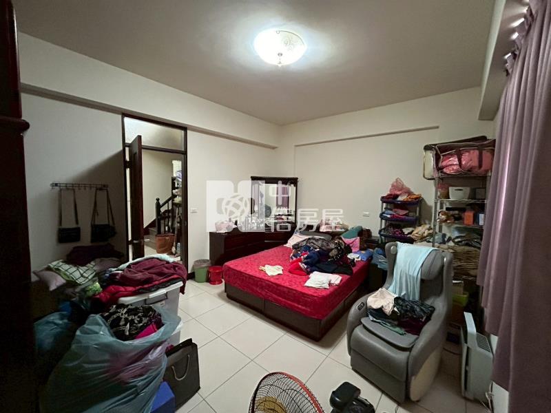 斗六保長輕屋齡精美車墅房屋室內格局與周邊環境