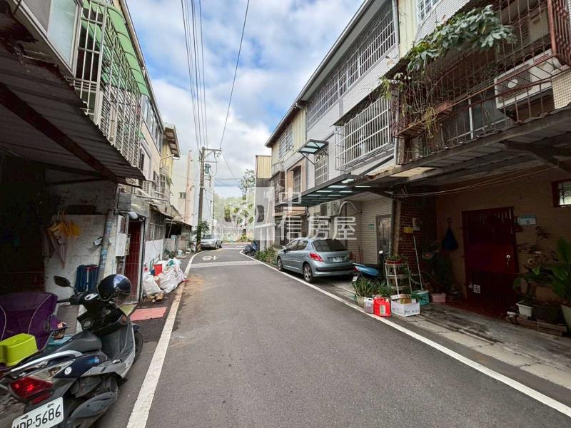 山子頂公園透天房屋室內格局與周邊環境