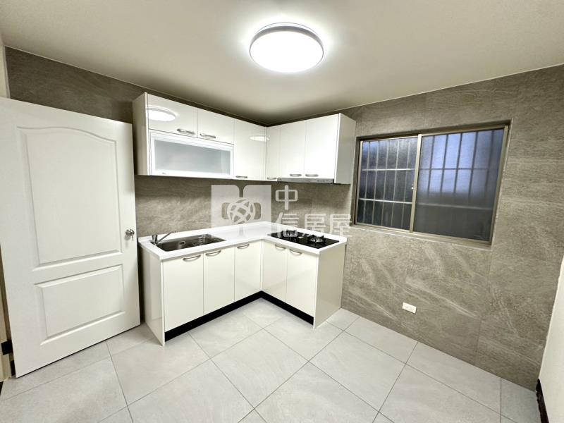 平鎮國中大面寬全新整理美透天房屋室內格局與周邊環境