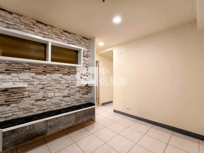 魯班傳家低總價全新整理美兩房房屋室內格局與周邊環境