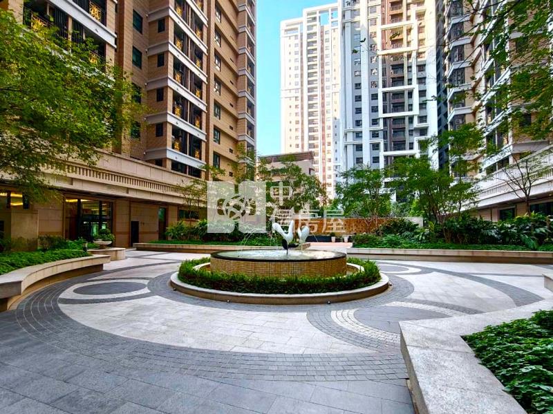 微笑世紀雲品兩房空間車位房屋室內格局與周邊環境