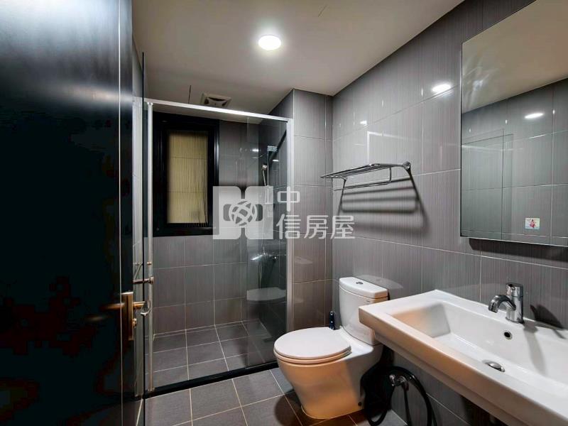 鉅虹曙光之旅高樓大三房平車房屋室內格局與周邊環境