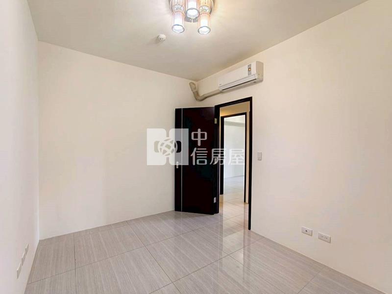 鉅虹曙光之旅高樓大三房平車房屋室內格局與周邊環境