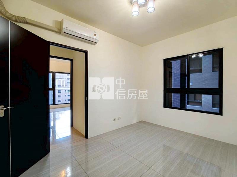 鉅虹曙光之旅高樓大三房平車房屋室內格局與周邊環境