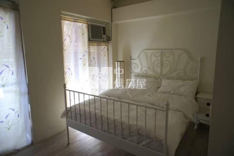 梅亭街地32坪角間店面房屋室內格局與周邊環境