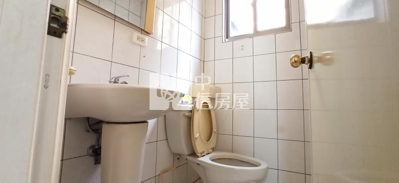 楊梅瑞坪B1車庫美透天房屋室內格局與周邊環境