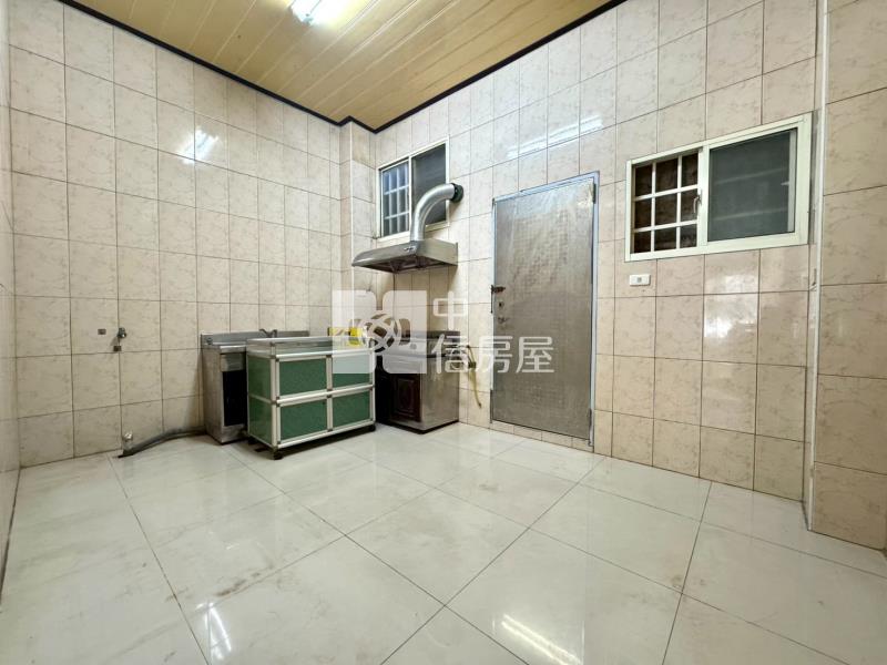 北屯松竹商圈8米活路美透天房屋室內格局與周邊環境