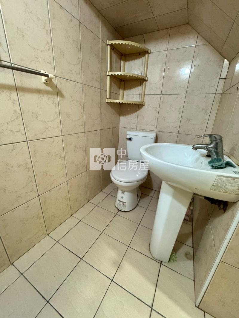 北屯松竹商圈8米活路美透天房屋室內格局與周邊環境