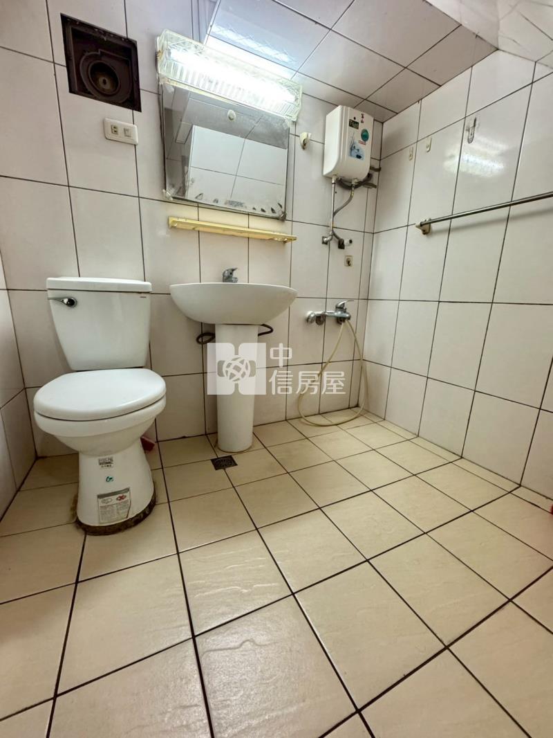 北屯松竹商圈8米活路美透天房屋室內格局與周邊環境