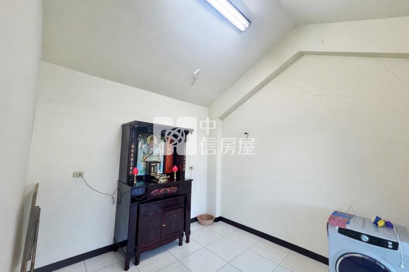 【安家】專任-龍岡忠貞四房車庫雙車美別墅房屋室內格局與周邊環境