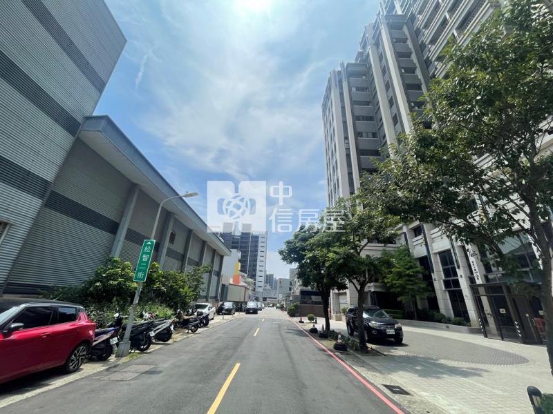 【新世紀】過嶺商圈8米路大面寬建地房屋室內格局與周邊環境