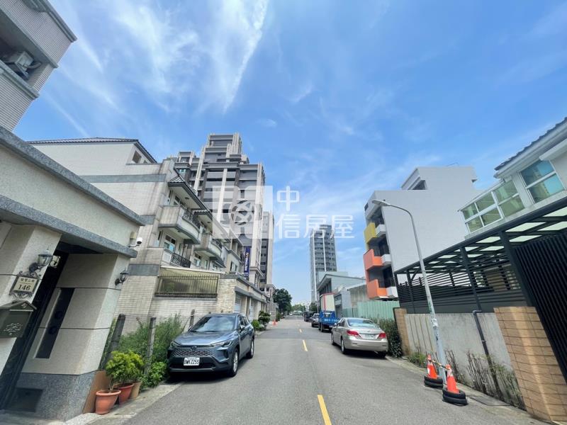 【新世紀】過嶺商圈8米路大面寬建地房屋室內格局與周邊環境