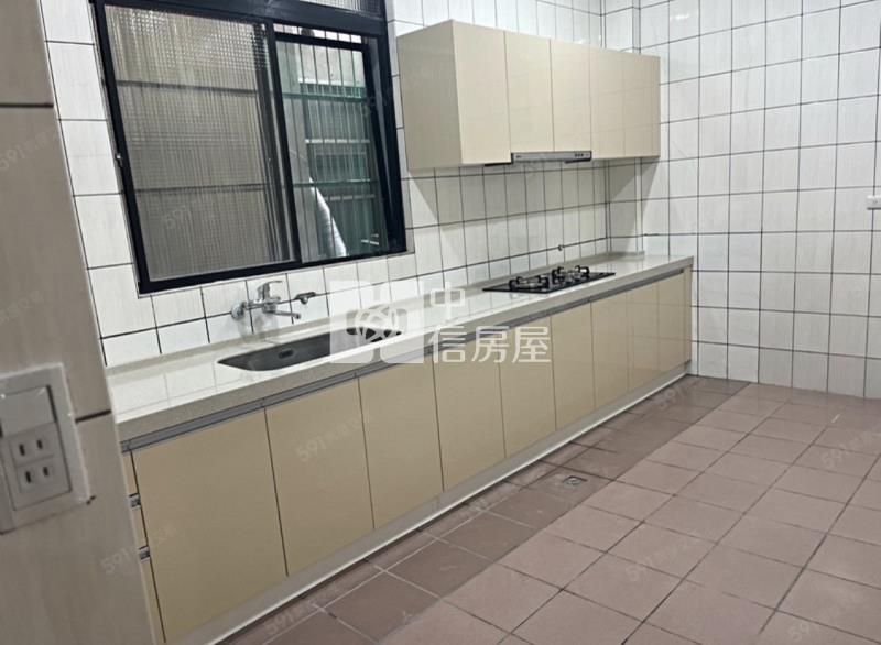 楊梅室內雙車位整新透天房屋室內格局與周邊環境