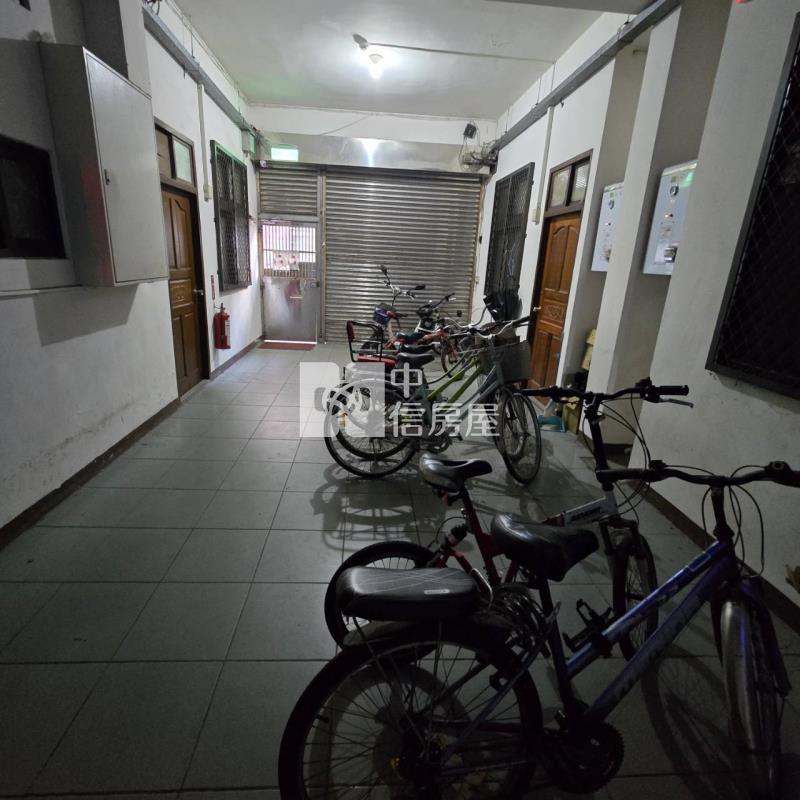 中大經典32套房房屋室內格局與周邊環境