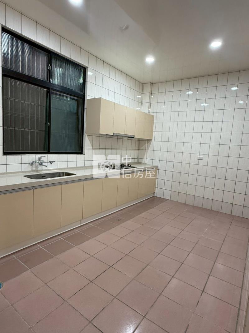 楊梅秀才路透天房屋室內格局與周邊環境